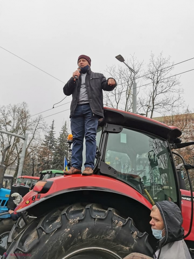 Fermierii protestatari își RETRAG tehnica agricolă din PMAN și din fața Parlamentului. Aceștia au avut ieri o discuție cu președintele Maia Sandu