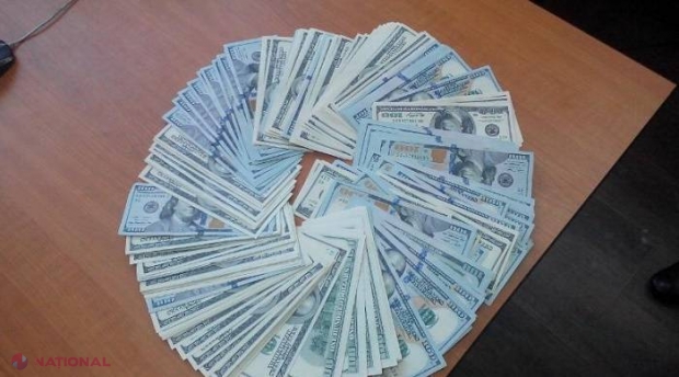 Un cetățean al Federației Ruse s-a pornit în România cu bagajul TICSIT cu bani. Zeci de MII de dolari în bancnote de 100