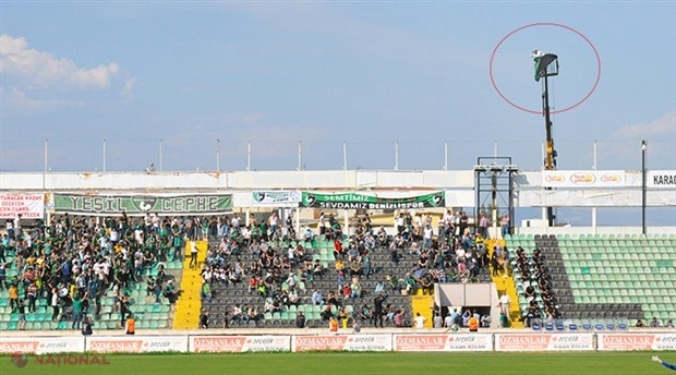 FOTO // Ideea INEDITĂ a unui fan interzis pe stadioane pentru a urmări meciul echipei favorite
