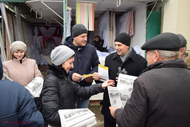 Maia Sandu acuză Poliția din Sângerei că le confiscă oamenilor ziarele împărțite de echipa PAS în piața din localitate: Ce spune șeful polițiștilor din Sângerei