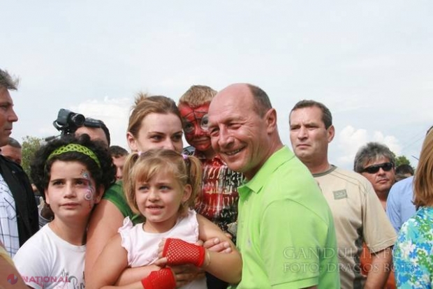 ULTIMA ORĂ! Au aruncat în Băsescu. IMAGINI incredibile