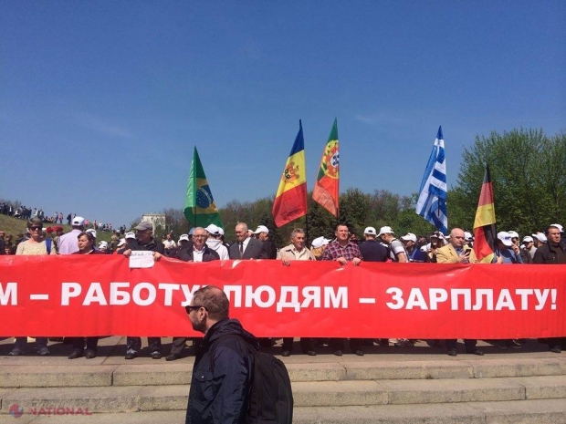 FOTO // Tricolorul R. Moldova, la protestul comuniștilor din Kiev