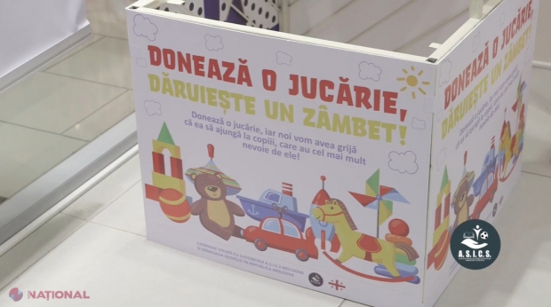 VIDEO, FOTO // Îndemnul lansat de A.S.I.C.S., Top Shop și Ambasada Georgiei: „DONEAZĂ o jucărie, dăruiește un zâmbet”. Vezi locațiile unde sunt plasate BOXELE speciale pentru colectarea jucăriilor
