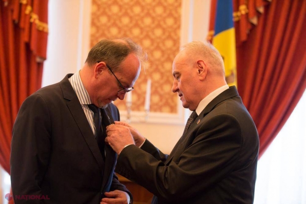 Ambasadorul României la Chișinău, DECORAT de Nicolae Timofti
