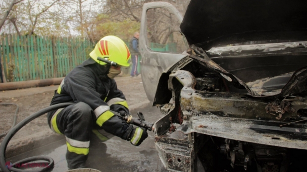 PAISPEZECE mașini, ARSE în Chișinău într-o singură noapte