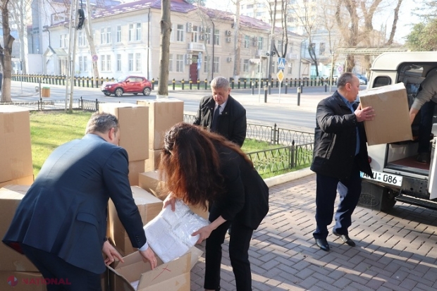 Deținutele de la Rusca au cusut 45 000 de măști pe care le-au donat Institutului de Medicină Urgentă din Chișinău