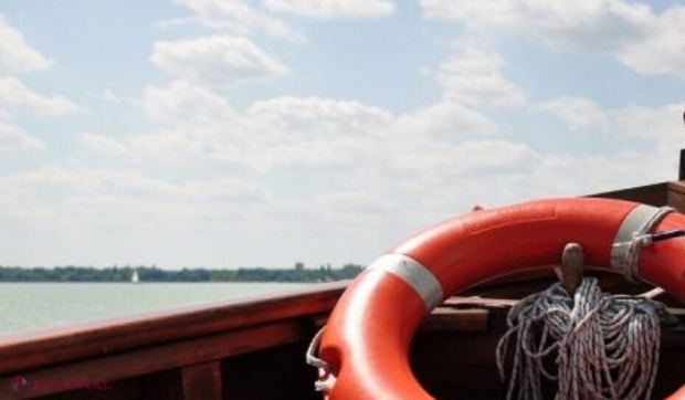 Doi frați, la un pas de înec în lacul din „Valea Trandafirilor”: Salvați în ultimul moment de către salvamari