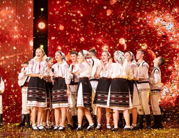 VIDEO // Un grup de dansuri populare dintr-un sat al R. Moldova, GOLDEN BUZZ la „Românii au talent”: „Sunteți fenomen!”