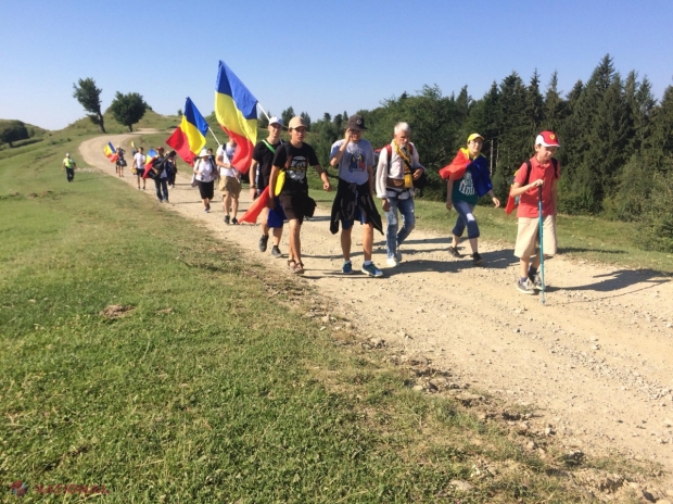 Participanții la Marșul Centenar au parcurs mai mult de jumătate din distanța până la Chișinău: Azi vor comemora ostașii români din Primul Război Mondial la Tabla Buții