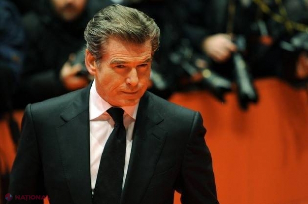 FOTO // E unul dintre cei mai DORIȚI bărbaţi. Cum ARATĂ însă soția din viaţa reală a lui James Bond