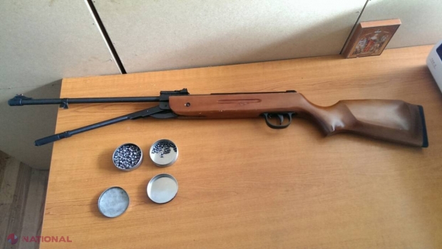 Armă pneumatică și MUNIȚII la postul vamal „Criuleni traseu”