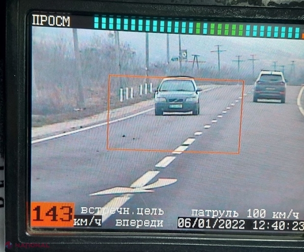 Un șofer care „se grăbea” la Crăciunul pe stil vechi cu 143 km/h s-a ales că o amendă de 1 800 de lei și cinci puncte de penalizare