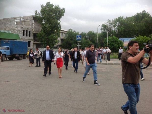 FOTO // Cum a apărut în public guvernatorul Saakașvili: „Locuitorii din Tatarbunar au fost ȘOCAȚI”
