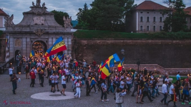 MARȘUL CENTENARULUI: Primii 100 de kilometri, parcurși. Flacăra Unirii ajunge la Cluj 