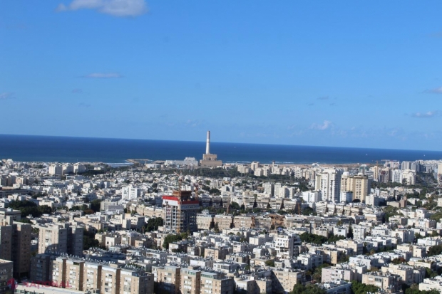 Cine sunt oamenii care profită de pandemia de COVID-19 pentru a PRELUA CONTROLUL asupra ţărilor lor