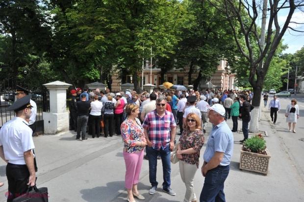 Douăzeci și una de SECȚII de vot deschise pe teritoriul R. Moldova pentru ALEGERILE prezidențiale din România 