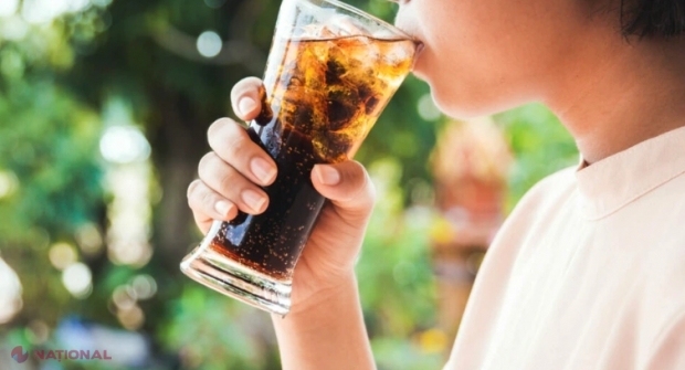 Băutura care provoacă boli cronice și îți „încetinește” creierul. Cât de des o consumi?
