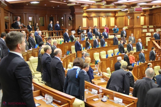 LIVE VIDEO // Parlamentul s-a întrunit în ședință. Prima TENTATIVĂ de învestire a Guvernului