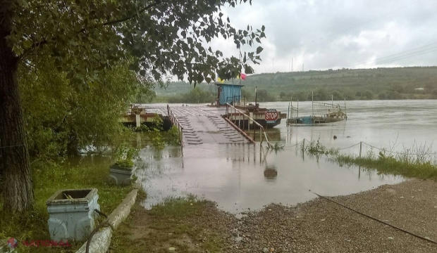 Activitatea a două posturi vamale din R. Moldova, SUSPENDATĂ. Ploile și râul Nistru afectează circulația