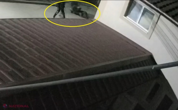 VIDEO // Un pensionar de 71 de ani a fost atacat și JEFUIT în plină stradă în Costești, Ialoveni. Momentul a fost surprins de camerele de supraveghere