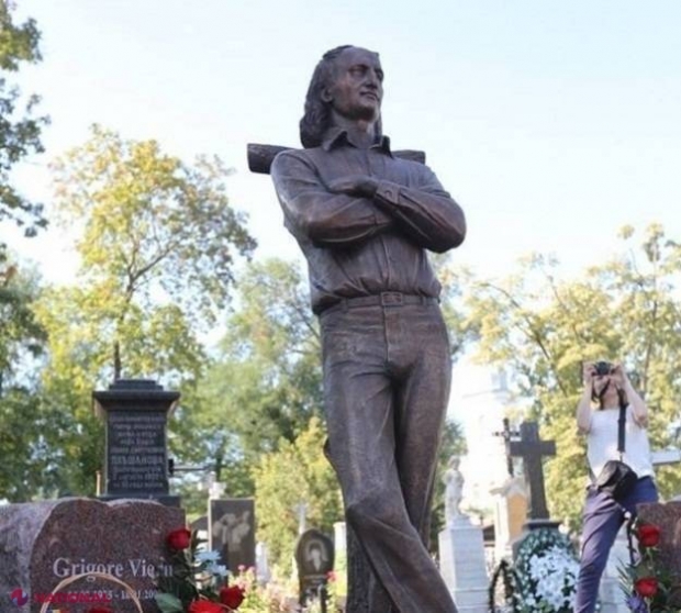 Se caută o compoziție sculpturală dedicată lui Grigore Vieru: Primăria Chișinău pune în joc 200 de mii de lei