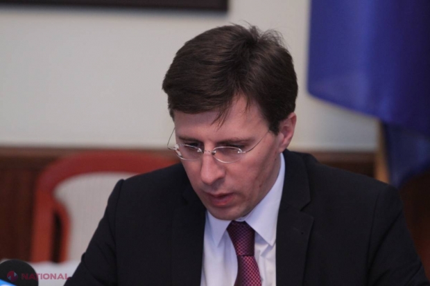 Perle de la vârf // Lucrăm mai mult, furăm mai mult?