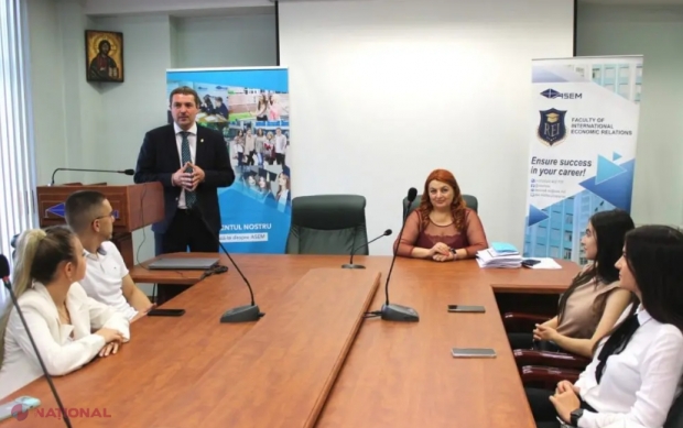Studenți la Academia de Studii Economice din Moldova, cu DIPLOME de la ASE București: Prima promoție de tineri din R. Moldova cu diplome DUBLE