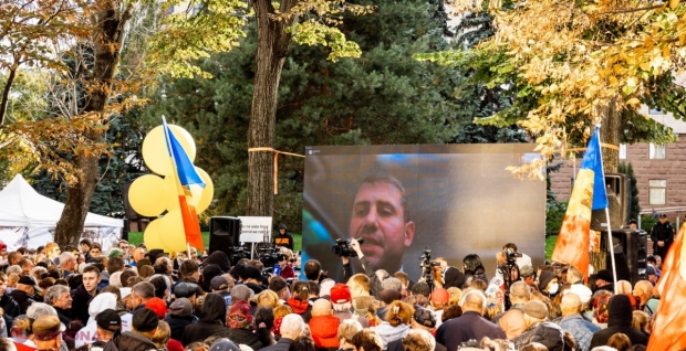 Un nou protest în fața Președinției și Parlamentului. Ilan Șor a îndemnat protestatarii să instaleze mai multe corturi în fața instituției prezidențiale. „Orășelul schimbării” s-ar putea extinde în toată capitala!