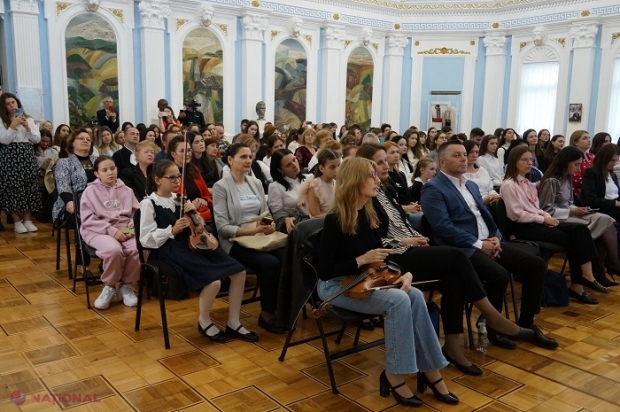 NUME // Cele cinci persoane care au luat nota „10” la Marea Dictare Națională: Alți 122 de participanți au fost notați cu „9”