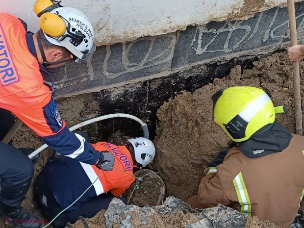 PERICOL pe un șantier din capitală: Un bărbat a rămas BLOCAT sub un strat de pământ care s-a surpat în timpul unor lucrări de construcție