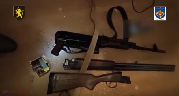VIDEO // Mascații de la „Fulger” au ridicat un întreg arsenal de ARME, dar și termovizoare, în cadrul a 14 percheziții în mai multe localități din R. Moldova. Suspecții foloseau armele deținute ilegal pentru BRACONAJ