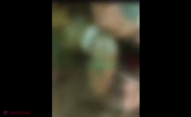 VIDEO +18 // Podoleak a publicat imagini TERIFIANTE care arată ce înseamnă „ruskii mir”. Un sondat rus, cu însemnele „Z” pe uniformă, a DECAPITAT în direct un ucrainean. Victima cerea ÎNDURARE, dar militarul rus acționa mai cu zel