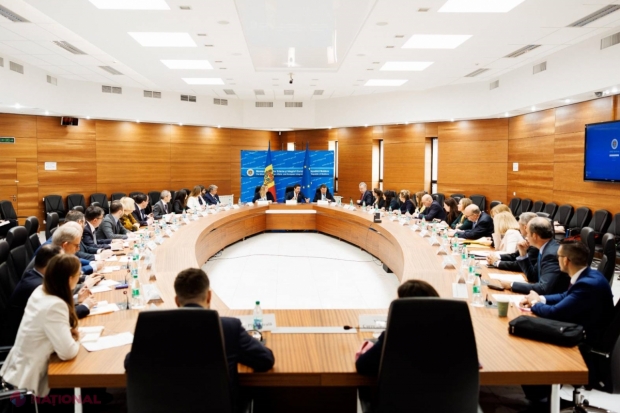 Dirk Schuebel a revenit în R. Moldova în calitate de trimis special al Serviciului European de Acțiune Externă. Fostul șef al Delegației UE la Chișinău a venit împreună cu 22 de ambasadori responsabili de Parteneriatul Estic