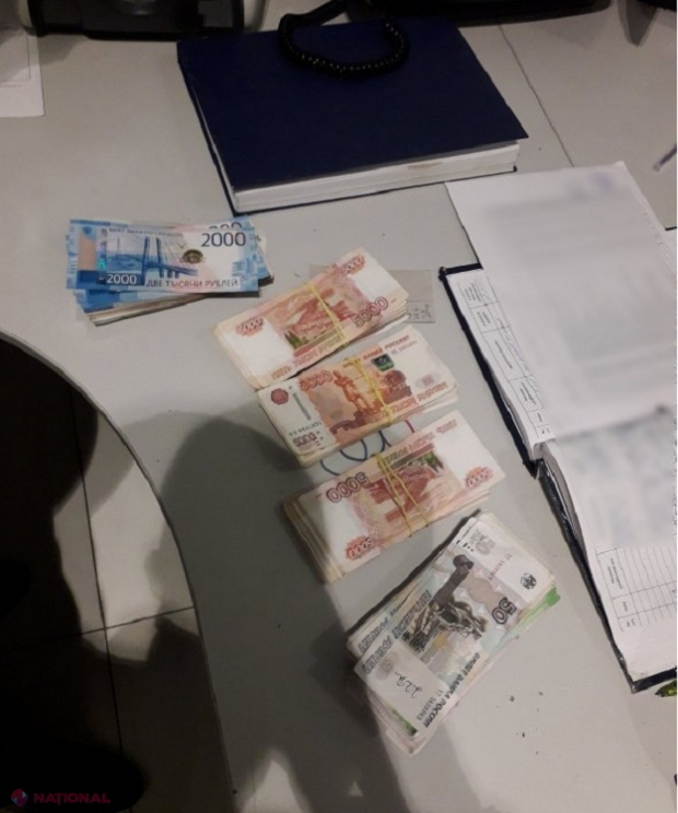CONFISCARE // Și-a pus un MILION în borsetă și a crezut că va ajunge cu banii nedeclarați la Aeroport până la Moscova
