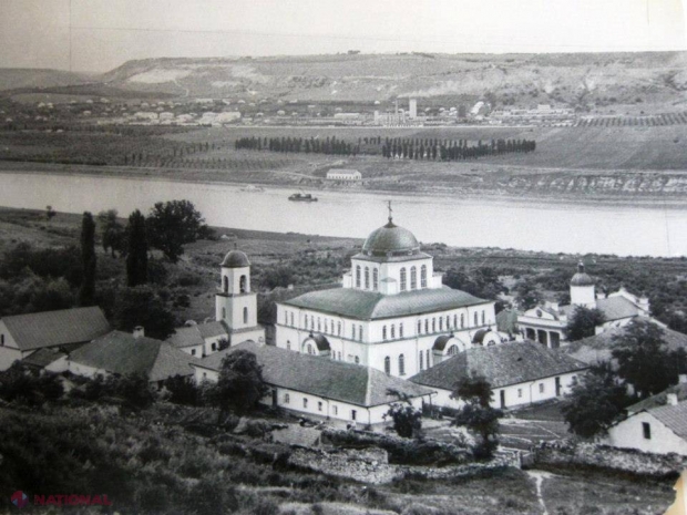 Mănăstirea care stă din anul 1600 pe o stâncă de pe malul Nistrului