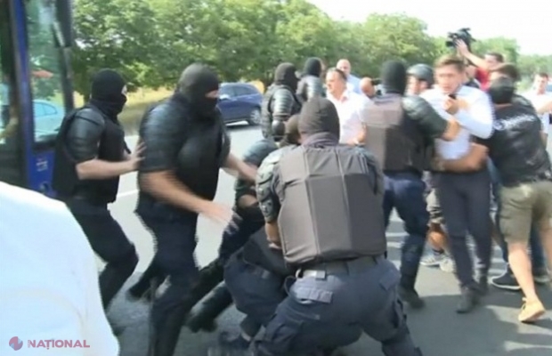 Decizie irevocabilă: Liderii unioniști din R. Moldova, AMENDAȚI pentru că au blocat drumul în încercarea de a recupera cele trei autocare în cadrul Marșului Centenar din 1 septembrie 2018