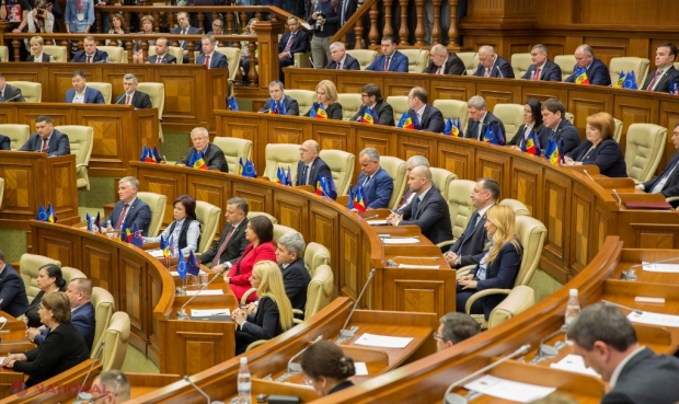 SONDAJ // Cetățenii R. Moldova optează aproape în mod egal pentru alianțele „PSRM+PD” și „PSRM+ACUM”. Cum ar vota în cazul unor alegeri anticipate: PD este peste Blocul „ACUM”