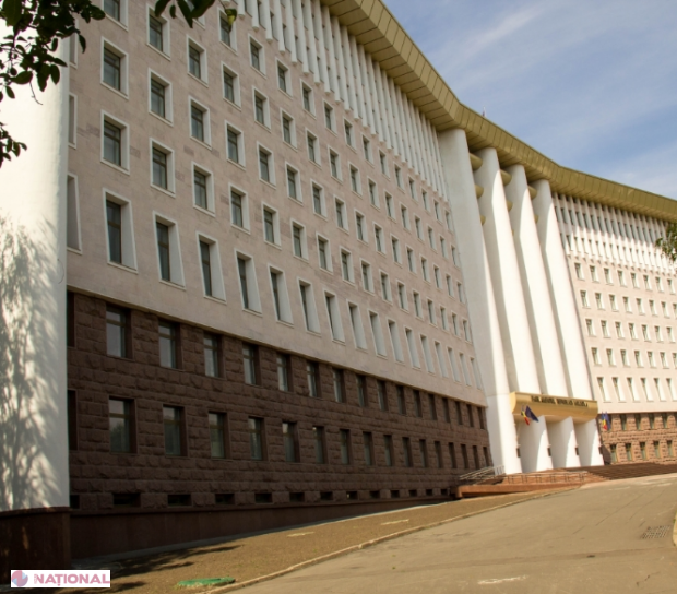 Pentru MIXT și UNINOMINAL s-ar pronunța mai mult de jumătate dintre cetățenii R. Moldova