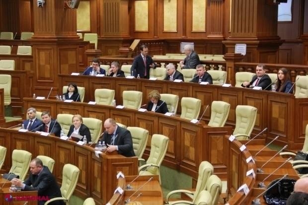 SONDAJ // Patru partide ar accede în Parlament. Socialiștii sunt în SCĂDERE, iar PD înregistrează cea mai mare CREȘTERE