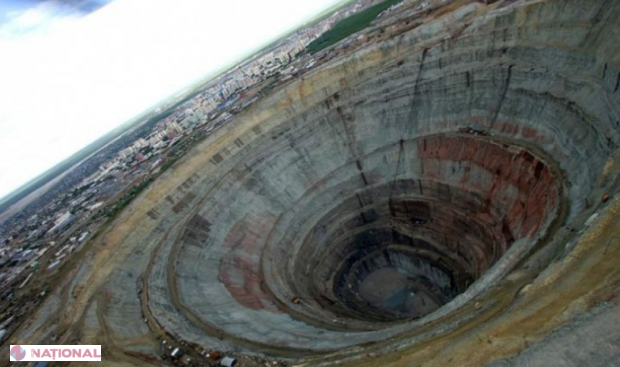 FOTO // Ruşii au săpat cea mai adâncă gaură în pământ: 12 km. Ce au găsit, era acolo de 2,5 miliarde ani
