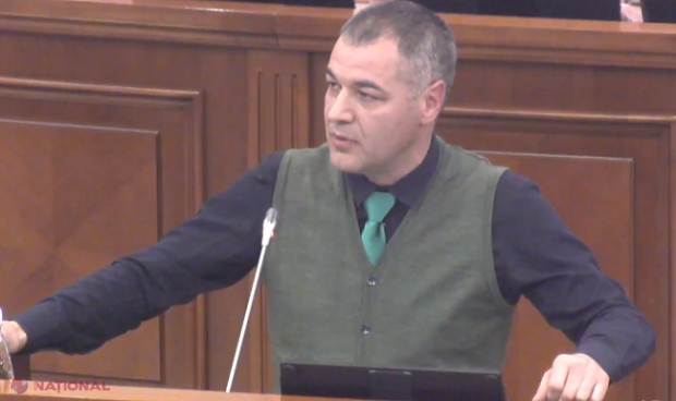 VIDEO // Un nou discurs PUTERNIC al lui Octavian Țîcu în Parlament: „Am venit să-i dau jos pe Plahotniuc, Șor și Dodon. A rămas Dodon”. Ce propunere le-a făcut deputaților