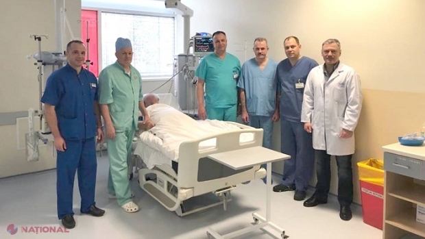 PREMIERĂ în R. Moldova: Un pacient a SCĂPAT de pietrele la rinichi printr-o intervenție chirurgicală inovatoare. „Perioada de recuperare este mai mică”