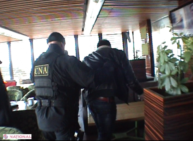 Procurorii vor să-l mai țină după gratii pe funcționarul cercetat în dosarul FISC