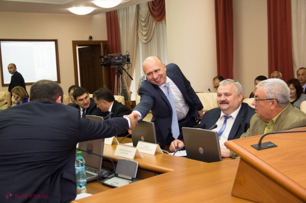 Cine sunt miniștrii din Guvernul Filip: Unul a absolvit facultatea după șapte ani, altul - carieră fulminantă după munca la Președinția lui Voronin