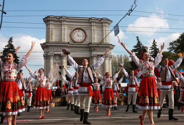 Program de Ziua Independenței: Pașa Parfeni și Cătălin Josan revin pe scenă, iar Dodon organizează o recepție