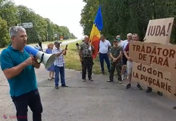 VIDEO // Combatanții au PROTESTAT la reședința de la Condrița: „Iuda ne-a VÂNDUT rușilor, separatiștilor”