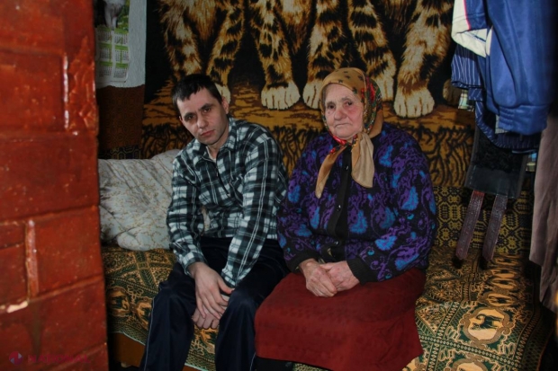 O mamă, un fiu și CHINUL lor