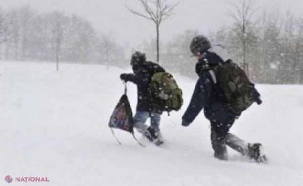 Peste o sută de școli și grădinițe din R. Moldova și-au SISTAT astăzi activitatea din cauza ninsorilor abundente, iar mii de copii au stat acasă