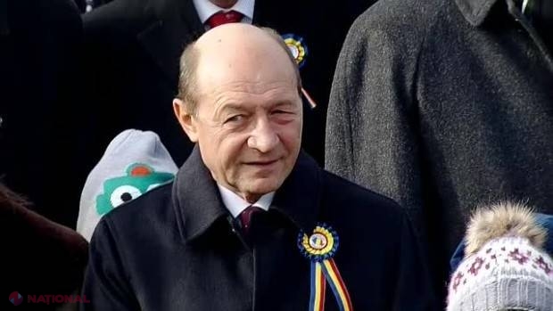 FOTO // Însoțitoarea FERMECĂTOARE a lui Traian Băsescu la parada militară din București