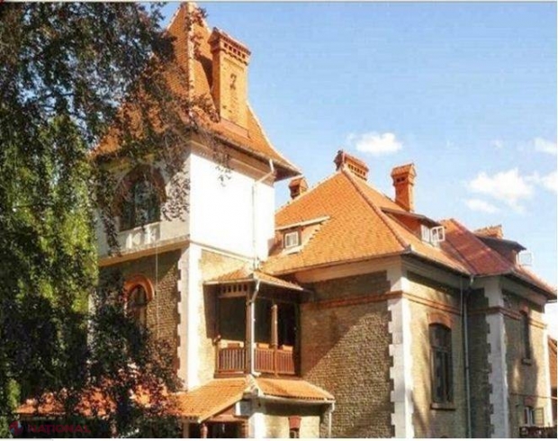 FOTO // CASĂ din POVESTE, ascunsă în inima stațiunii Sinaia
